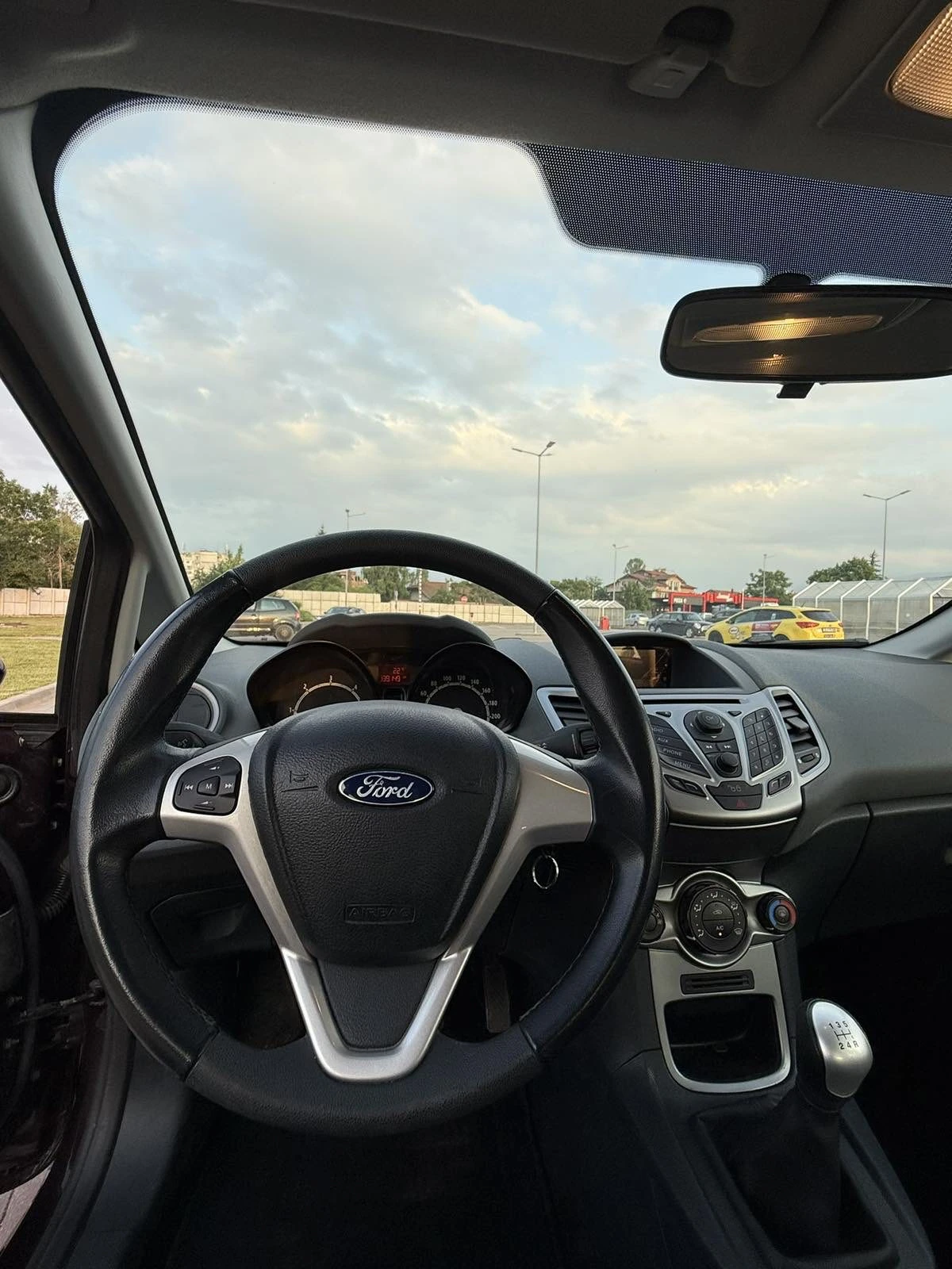 Ford Fiesta, снимка 10 - Автомобили и джипове - 55898009
