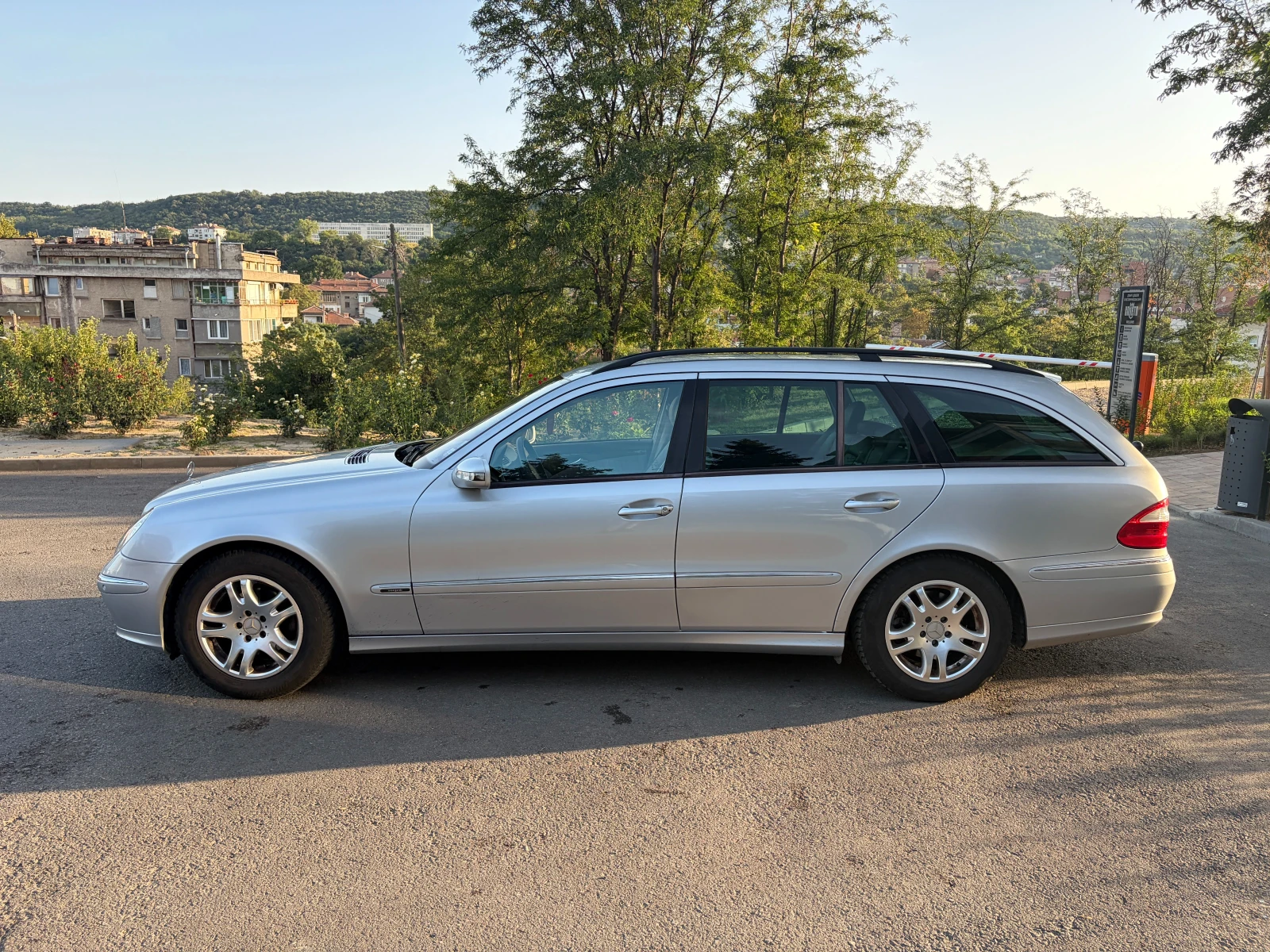 Mercedes-Benz E 280, снимка 3 - Автомобили и джипове - 55933125