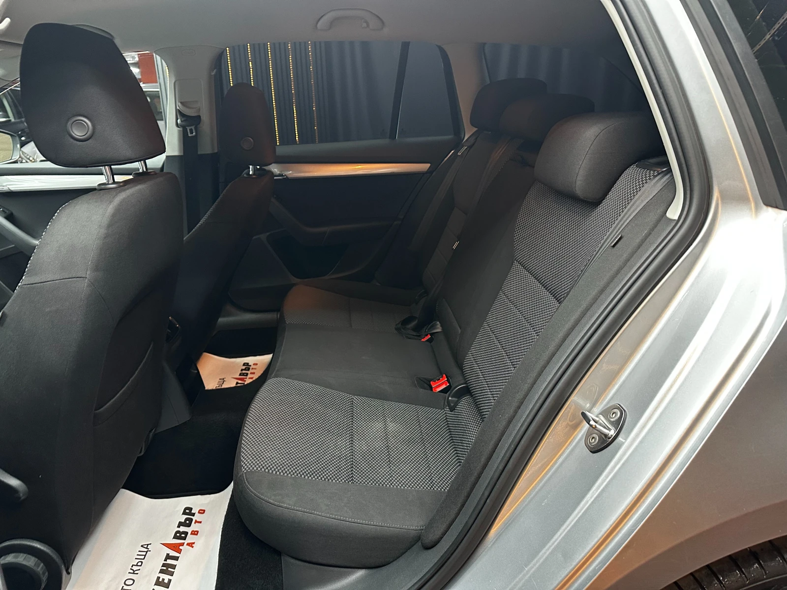 Skoda Octavia 2.0TDI Автомат/ГАРАНЦИЯ 6 МЕСЕЦА/, снимка 7 - Автомобили и джипове - 56131918