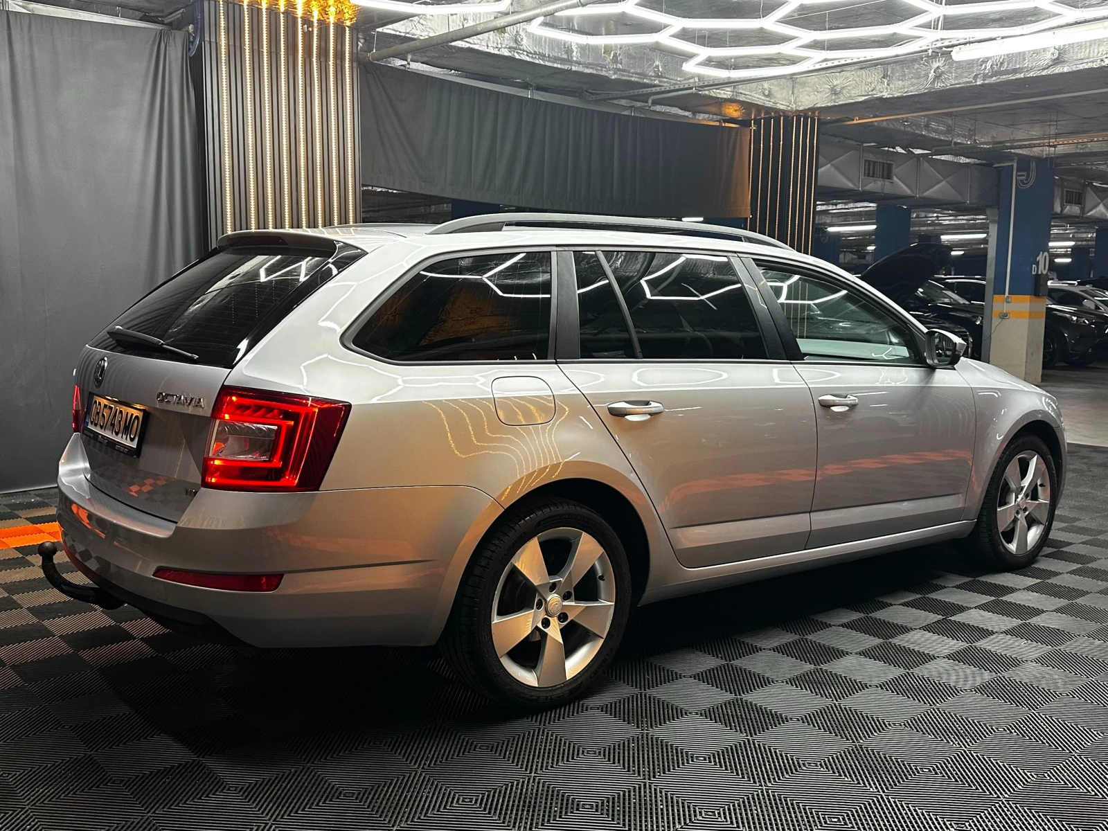 Skoda Octavia 2.0TDI Автомат/ГАРАНЦИЯ 6 МЕСЕЦА/, снимка 3 - Автомобили и джипове - 56131918