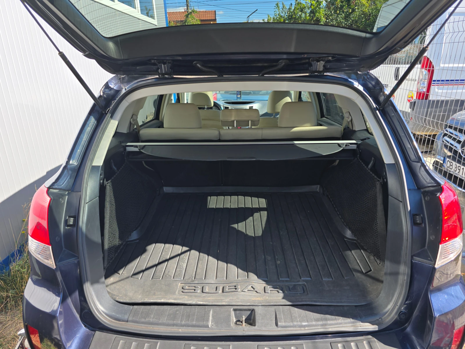 Subaru Outback 3.6R Limited, снимка 13 - Автомобили и джипове - 56325463