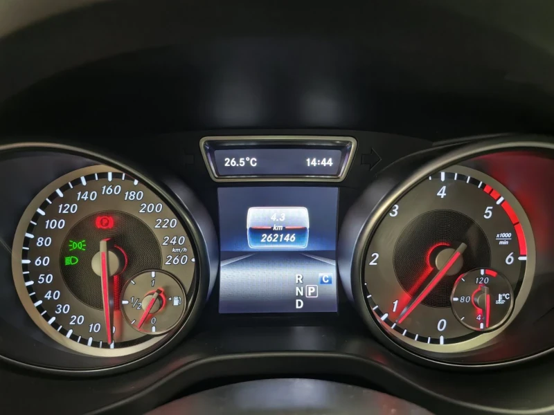 Mercedes-Benz GLA 200 2.2CDI* EURO6B* АВТОМАТ* SELECT DRIVE* ПОДГРЕВ* НА, снимка 12 - Автомобили и джипове - 51799555