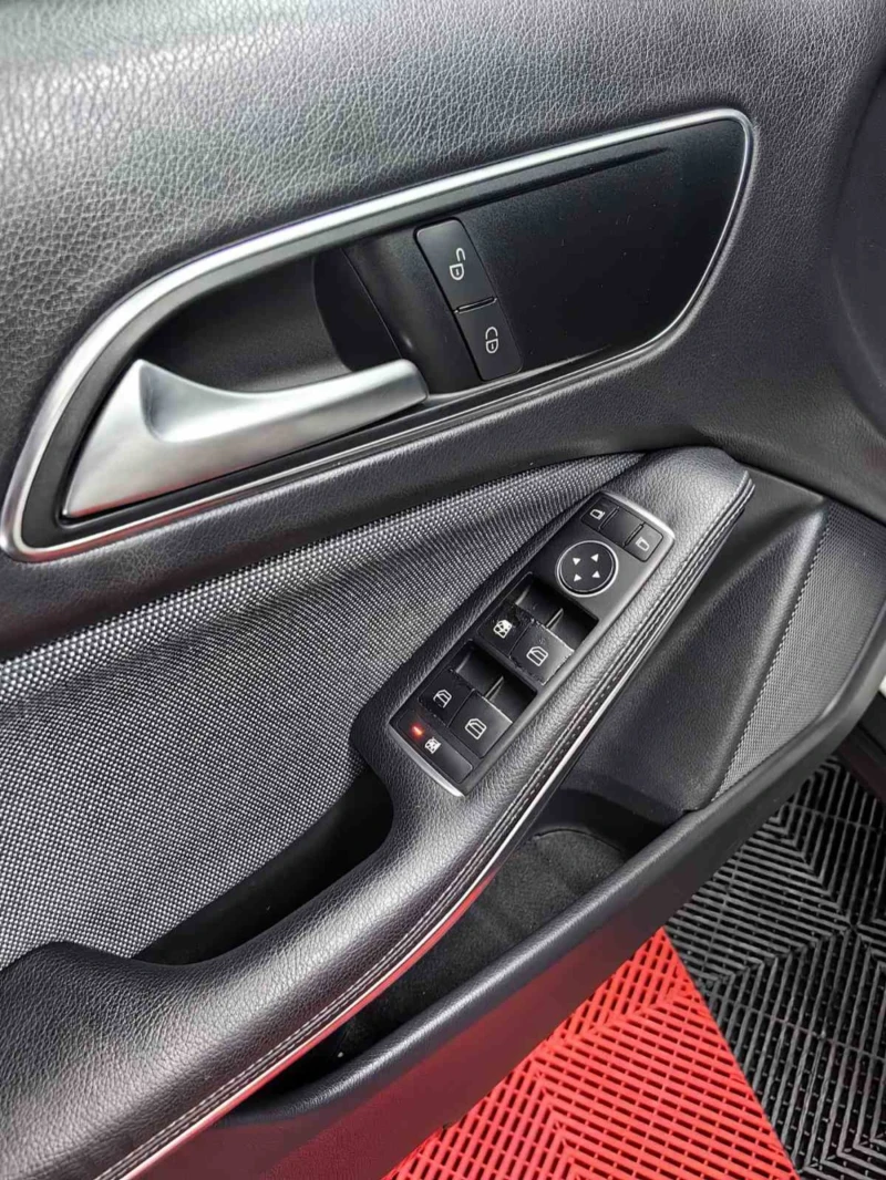 Mercedes-Benz GLA 200 2.2CDI* EURO6B* АВТОМАТ* SELECT DRIVE* ПОДГРЕВ* НА, снимка 14 - Автомобили и джипове - 51799555