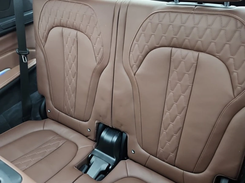 BMW X7 xDrive40i / ПАНОРАМА / ДИСТРОНИК / 360 / ПОДГРЕВ, снимка 10 - Автомобили и джипове - 53455287