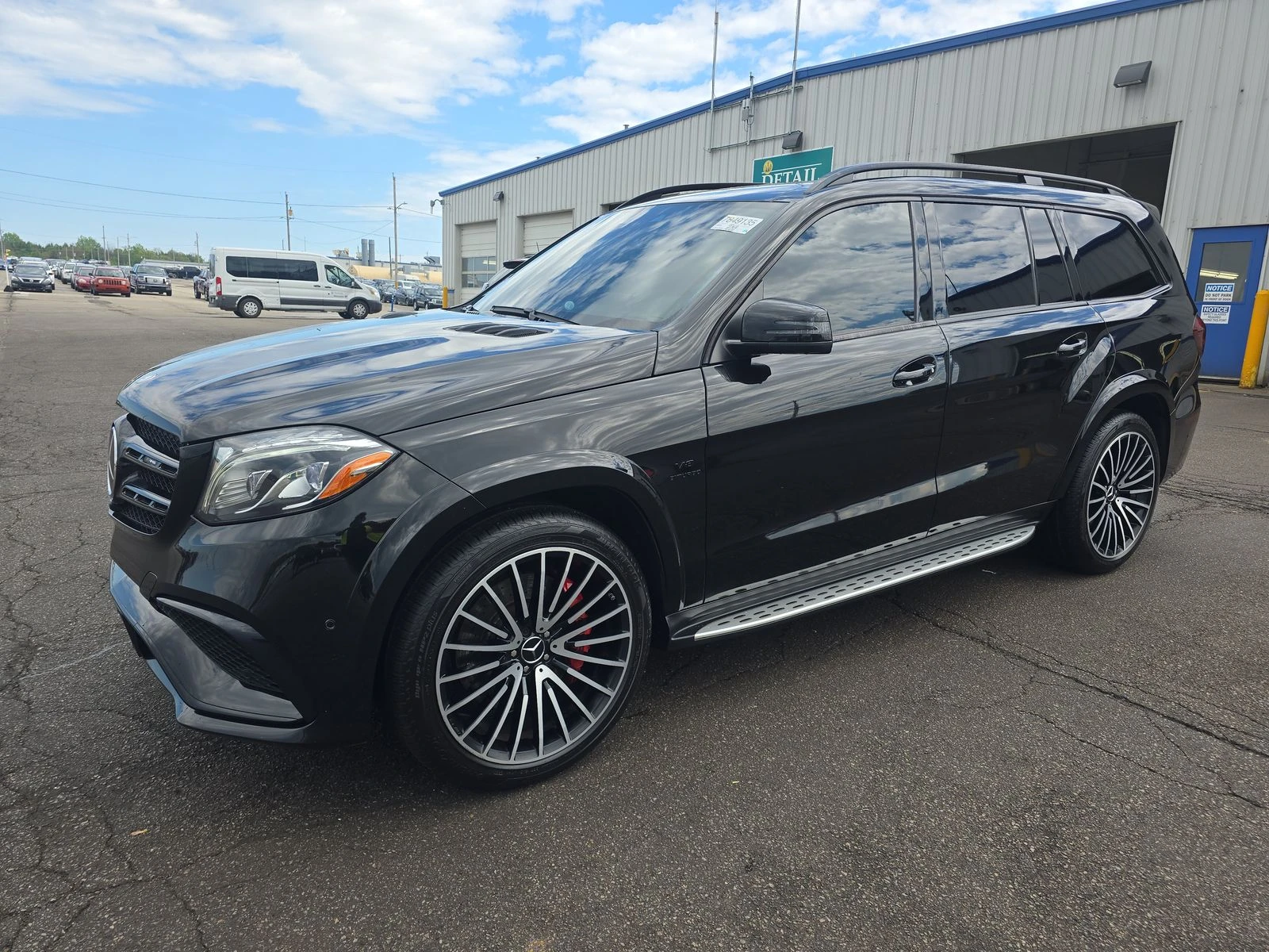 Mercedes-Benz GLS 63 AMG 7МЕСТА* ДИСТРОНИК* B&O* МАСАЖ* ОБДУХ* КАРБОН* ПАНО - изображение 2