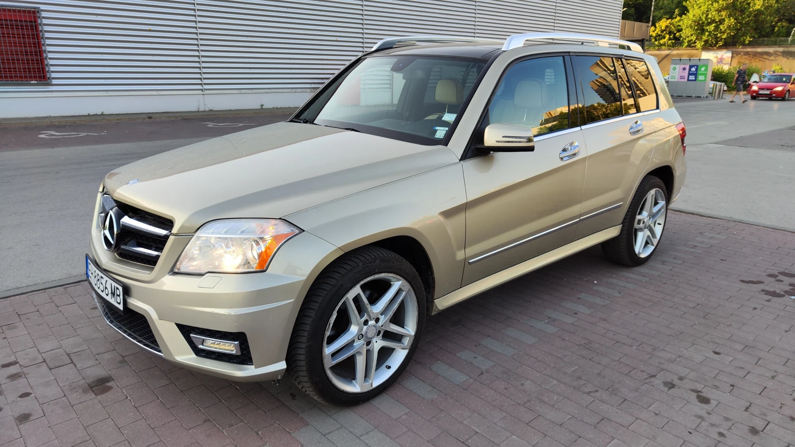 Mercedes-Benz GLK 350 4matic AMG LPG PANORAMA FULL - изображение 2