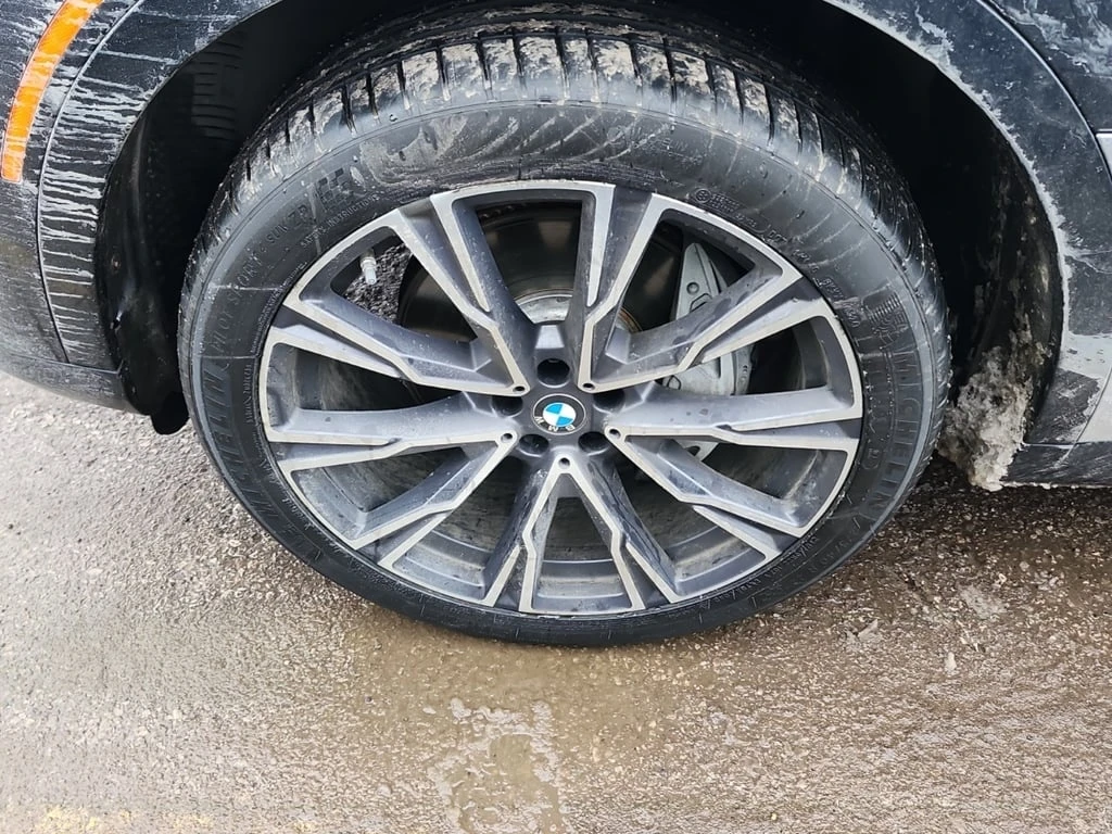 BMW X7 xDrive40i / ПАНОРАМА / ДИСТРОНИК / 360 / ПОДГРЕВ - изображение 7