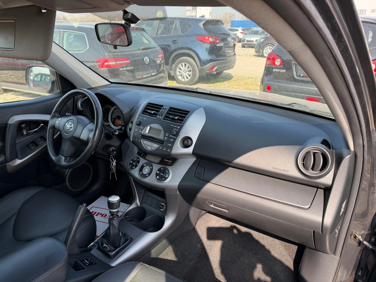 Toyota Rav4 2.2 D4D , снимка 13 - Автомобили и джипове - 53744651