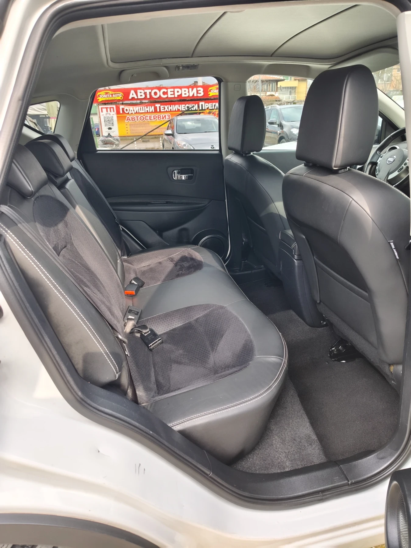 Nissan Qashqai 2.0 automatic kamera panorama navi facelift ., снимка 11 - Автомобили и джипове - 53974384