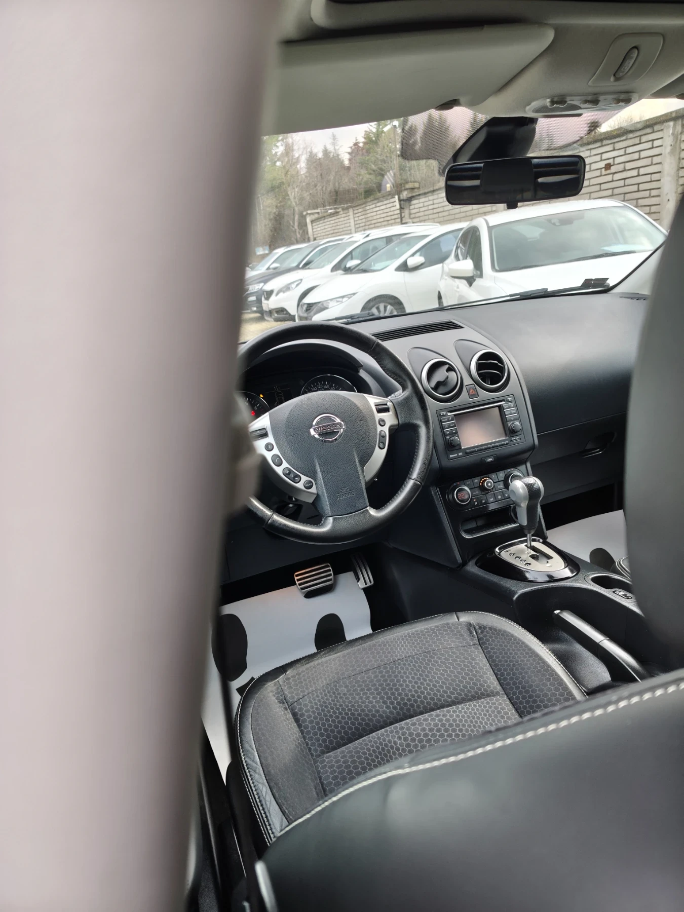 Nissan Qashqai 2.0 automatic kamera panorama navi facelift ., снимка 6 - Автомобили и джипове - 53974384