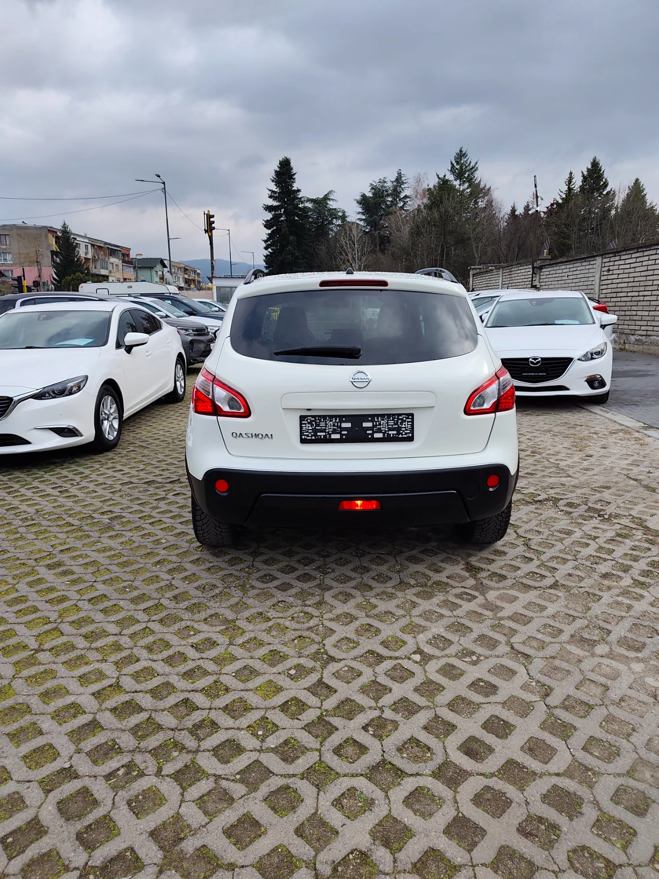 Nissan Qashqai 2.0 automatic kamera panorama navi facelift ., снимка 5 - Автомобили и джипове - 53974384