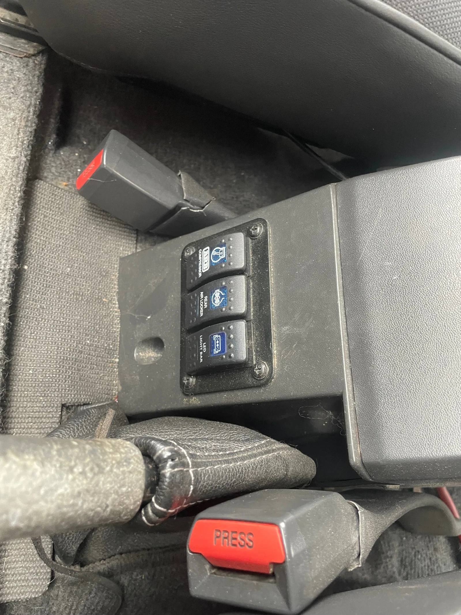 Toyota Land cruiser, снимка 12 - Автомобили и джипове - 54054837