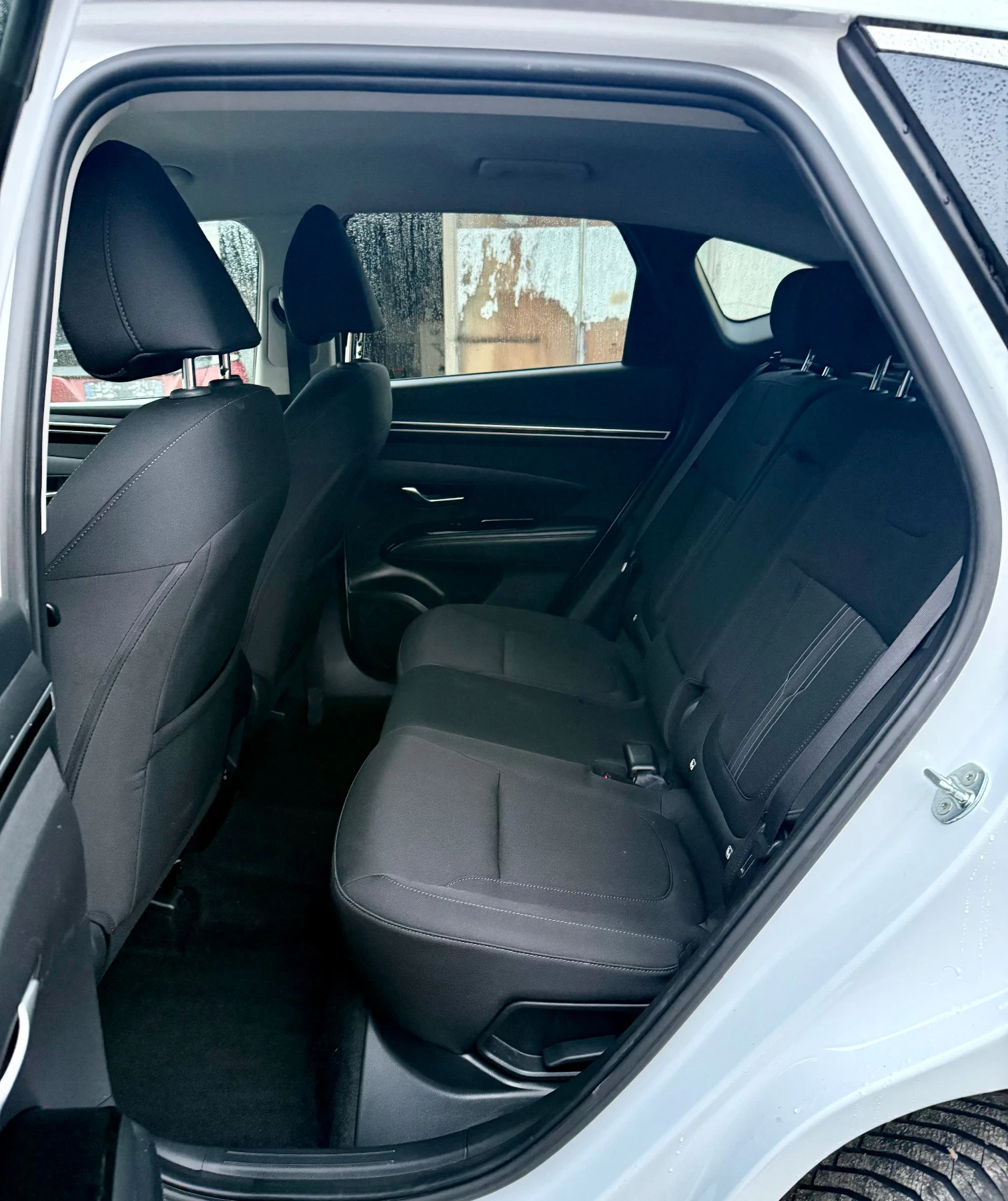 Hyundai Tucson 1.6 CRDi Mild-Hybrid   136 к.с.   4WD   Автоматик , снимка 12 - Автомобили и джипове - 54229312