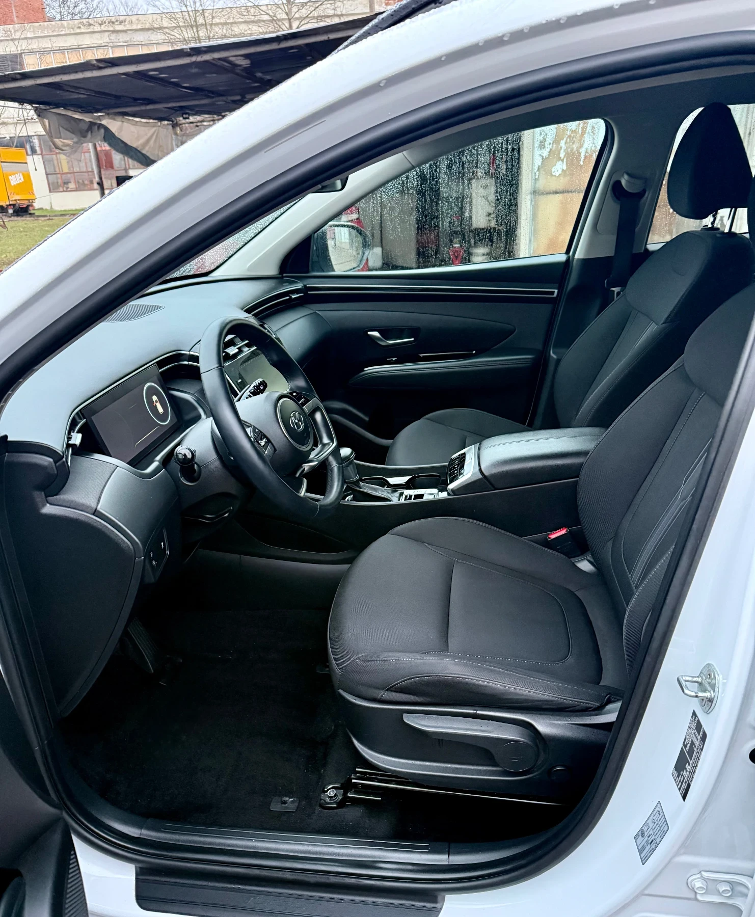 Hyundai Tucson 1.6 CRDi Mild-Hybrid   136 к.с.   4WD   Автоматик , снимка 11 - Автомобили и джипове - 54229312