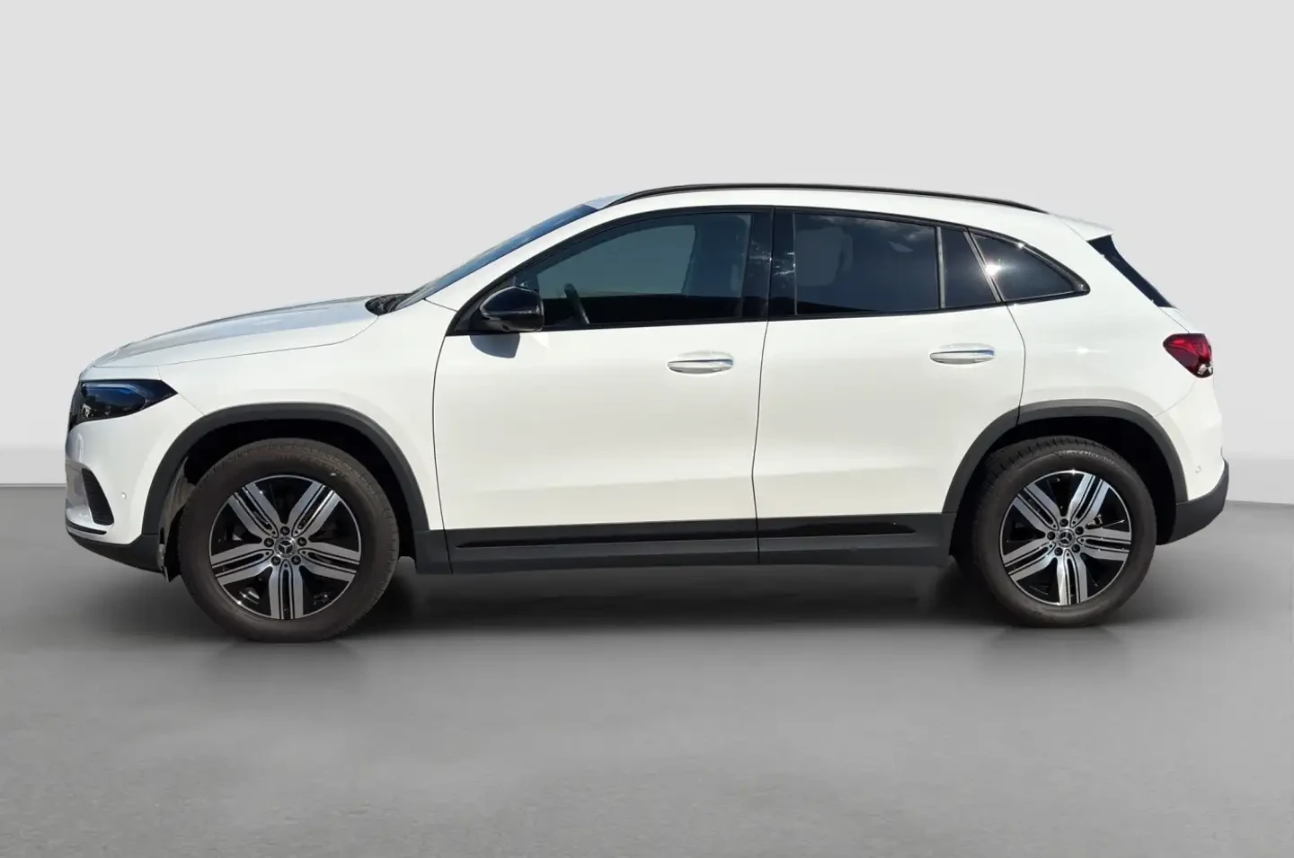 Mercedes-Benz EQA 250 * Progressive Advanced* LED* Night* PDC* 360 , снимка 8 - Автомобили и джипове - 54998974