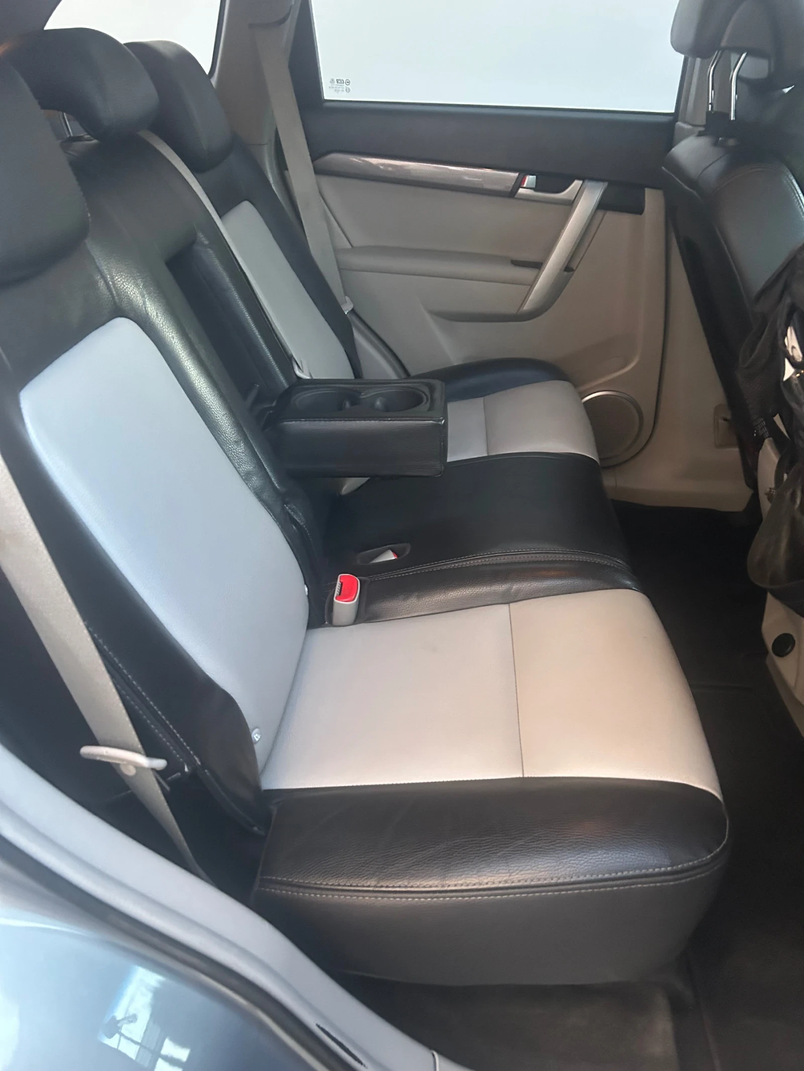 Chevrolet Captiva, снимка 8 - Автомобили и джипове - 55397145