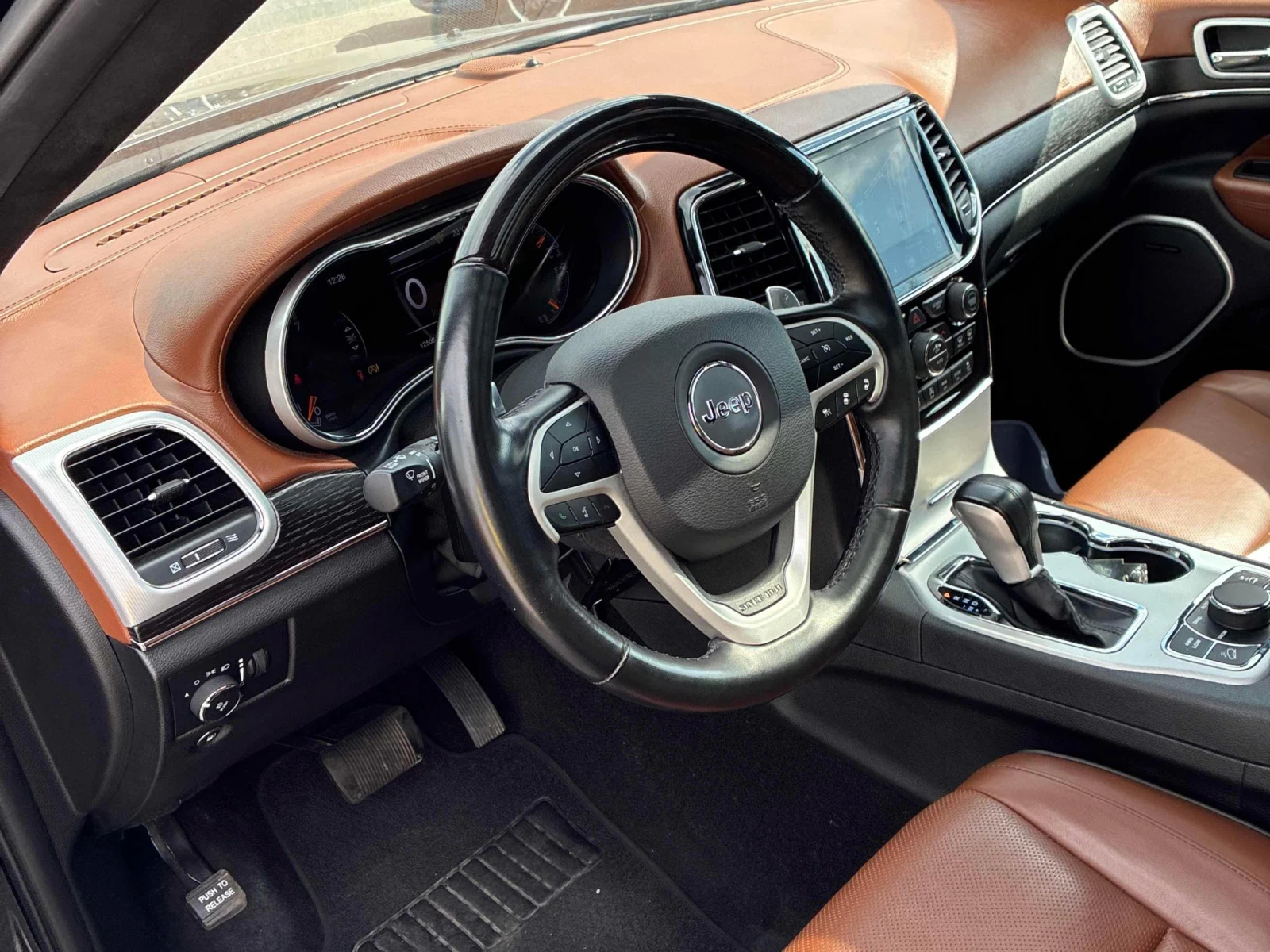 Jeep Grand cherokee Summit* Pano* Back cam* dist* �����* �������*  | Mobile.bg � ����������� 6