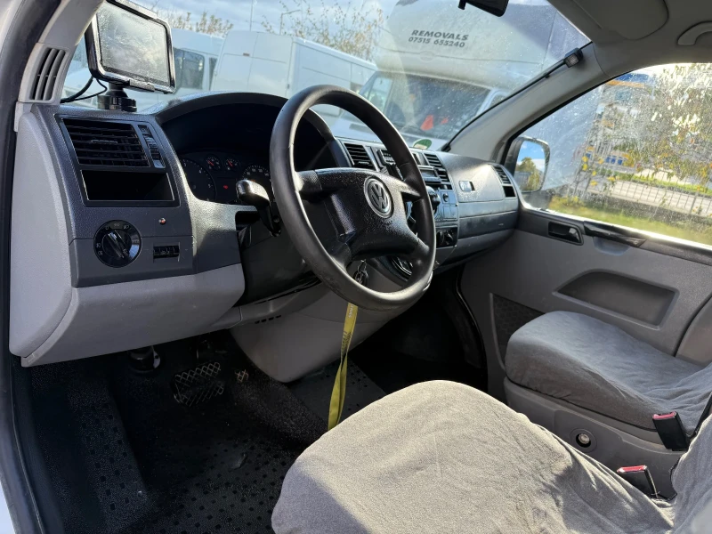 VW Caravelle МАКСИ Климатик, снимка 8 - Бусове и автобуси - 52379859