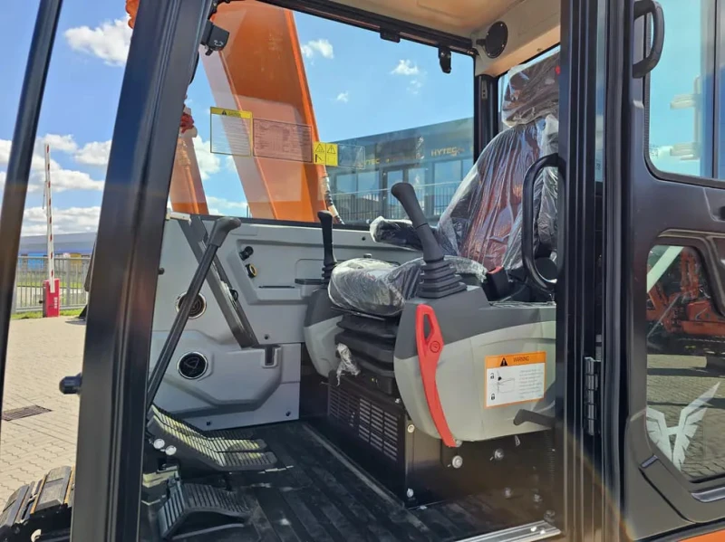 Багер Друга марка Hytec F80 PRO, снимка 8 - Индустриална техника - 52558295