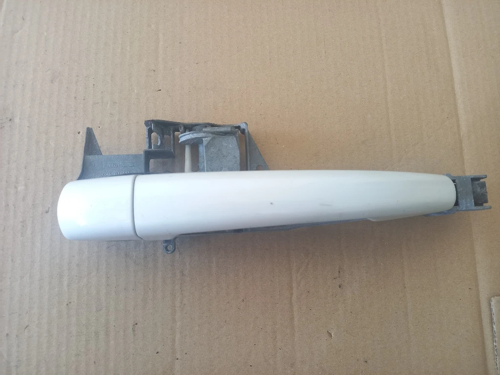 Дръжка врата задна дясна външна Пежо 5008 (б)