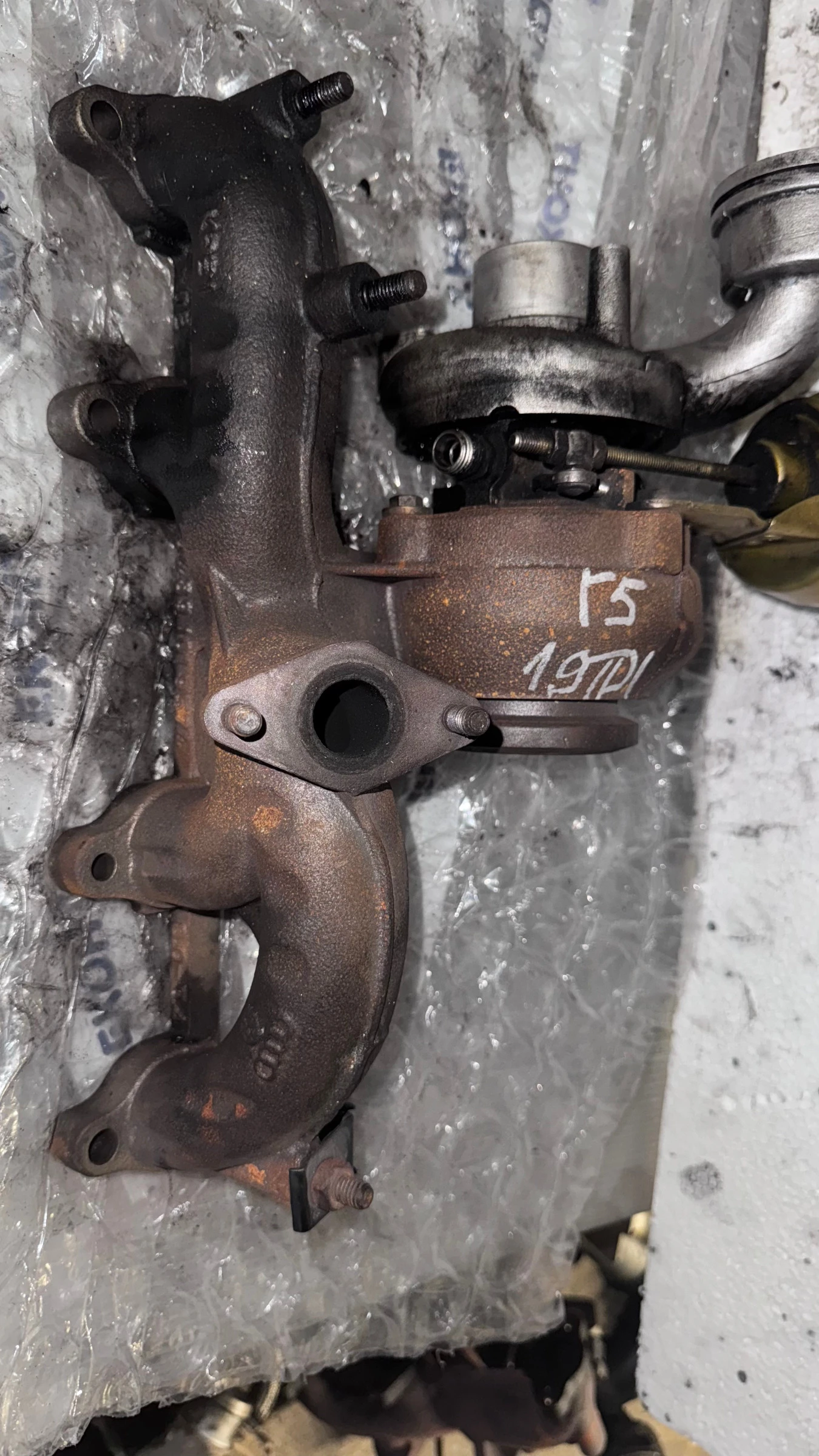 ����� ��������� �� VW Golf 5 - KP39A-0011 / FH505509200753 / 038253016 | Mobile.bg � ����������� 1