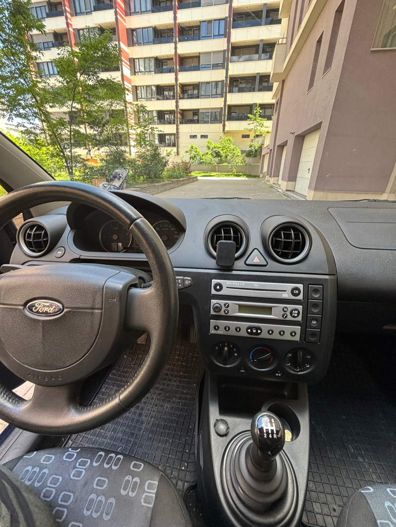 Ford Fiesta 1, 4 TDCI, снимка 10 - Автомобили и джипове - 45929190