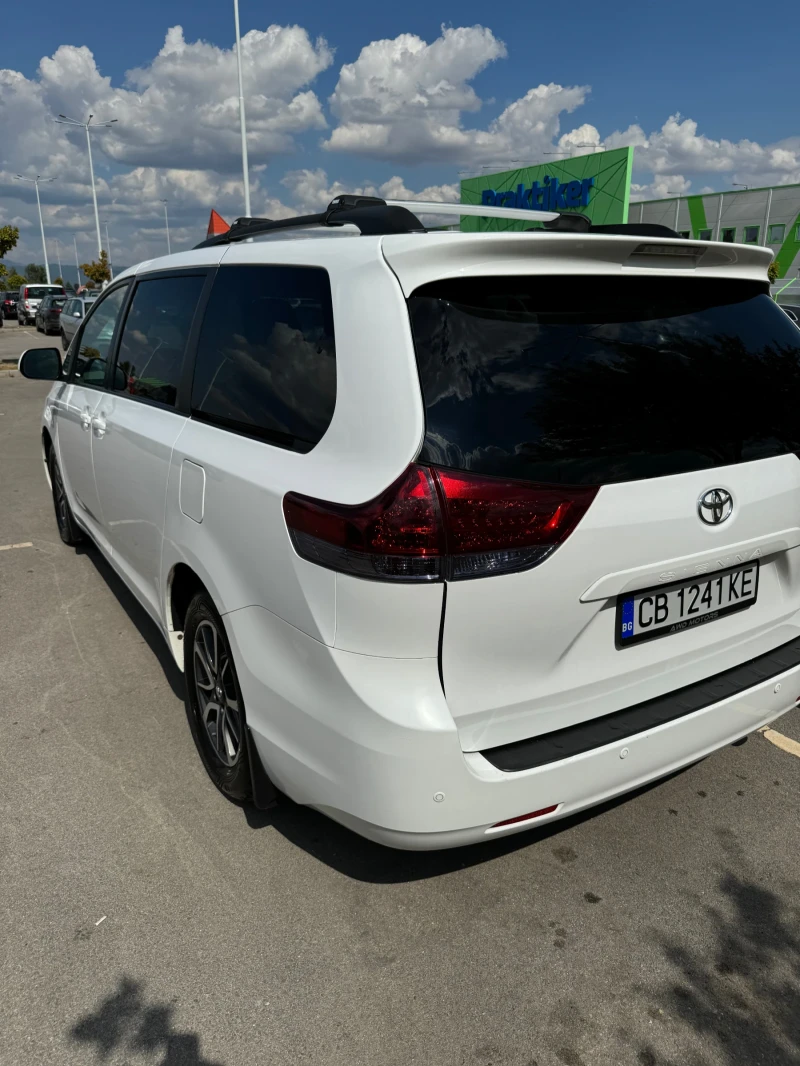 Toyota Sienna AWD, снимка 3 - Автомобили и джипове - 47054320