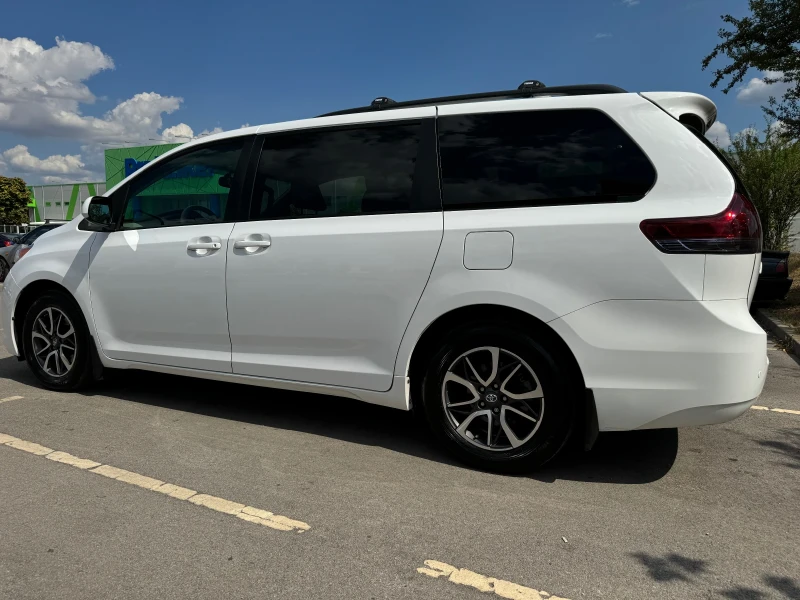 Toyota Sienna AWD, снимка 6 - Автомобили и джипове - 47054320