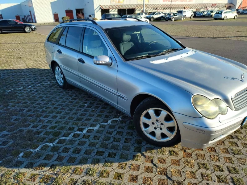 Mercedes-Benz C 220, снимка 2 - Автомобили и джипове - 47626417