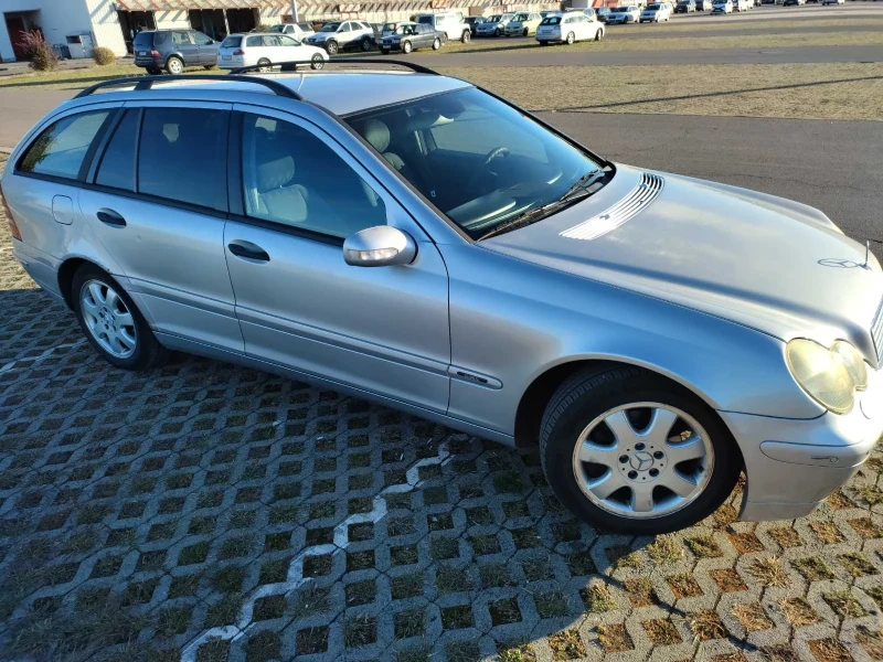 Mercedes-Benz C 220, снимка 3 - Автомобили и джипове - 47626417