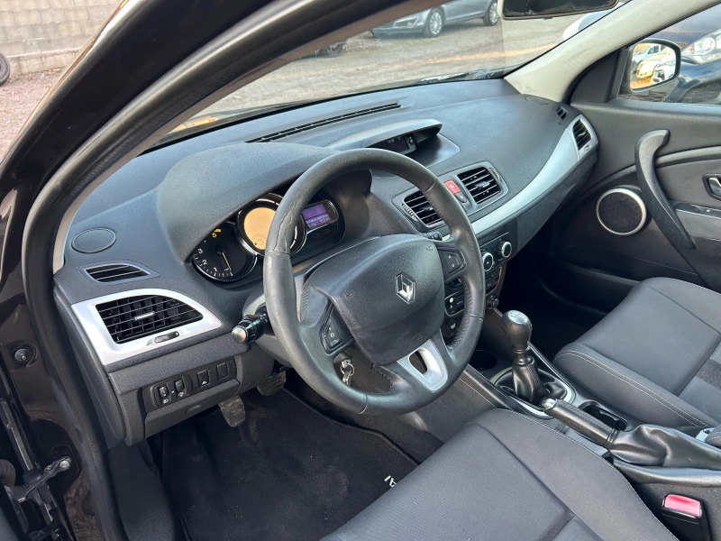 Renault Megane 1.5dci, снимка 9 - Автомобили и джипове - 48825533