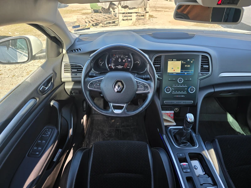 Renault Megane 1.3 Tce Intens, снимка 10 - Автомобили и джипове - 49398372