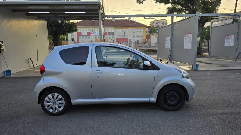Toyota Aygo, снимка 5 - Автомобили и джипове - 52508023