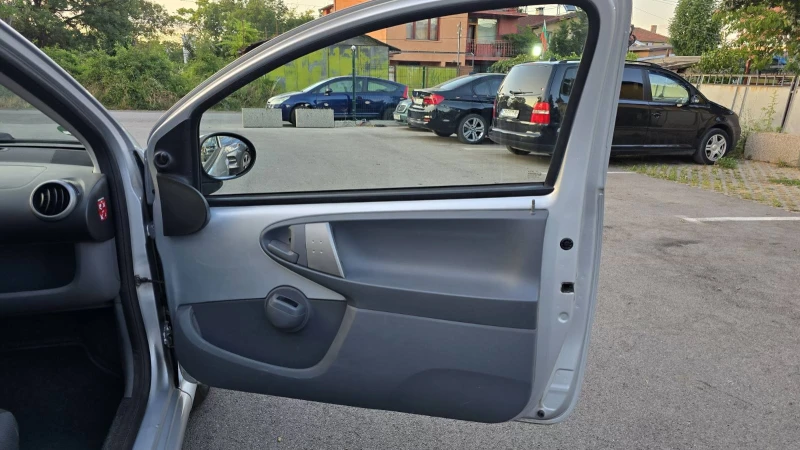 Toyota Aygo, снимка 4 - Автомобили и джипове - 52508023