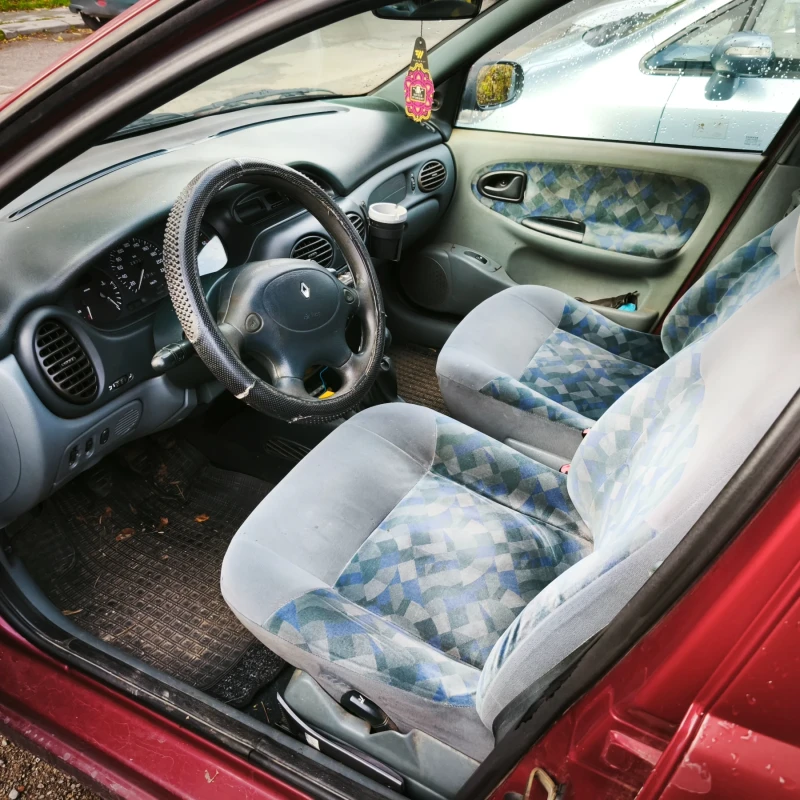 Renault Megane, снимка 9 - Автомобили и джипове - 52629064