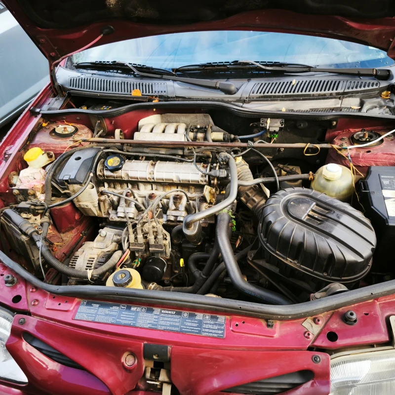 Renault Megane, снимка 13 - Автомобили и джипове - 52629064