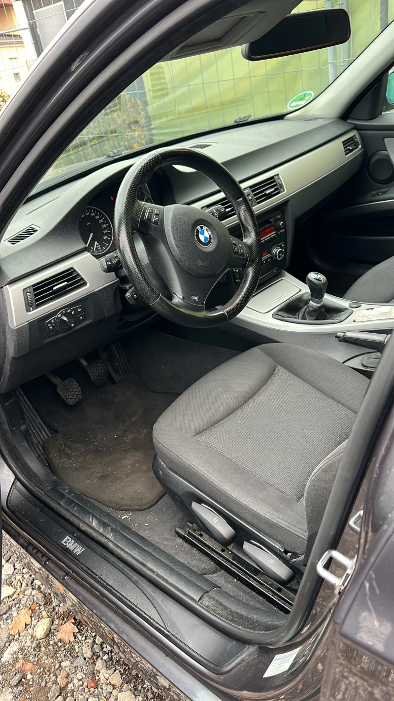 BMW 320, снимка 13 - Автомобили и джипове - 52874524