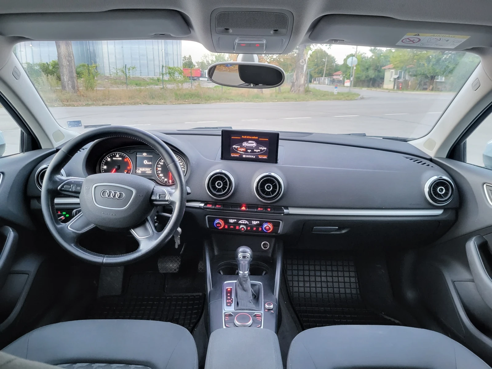 Audi A3 1.6TDI= 110к.с.= S-TRONIC= DRIVE SELECT= NAVI - изображение 5