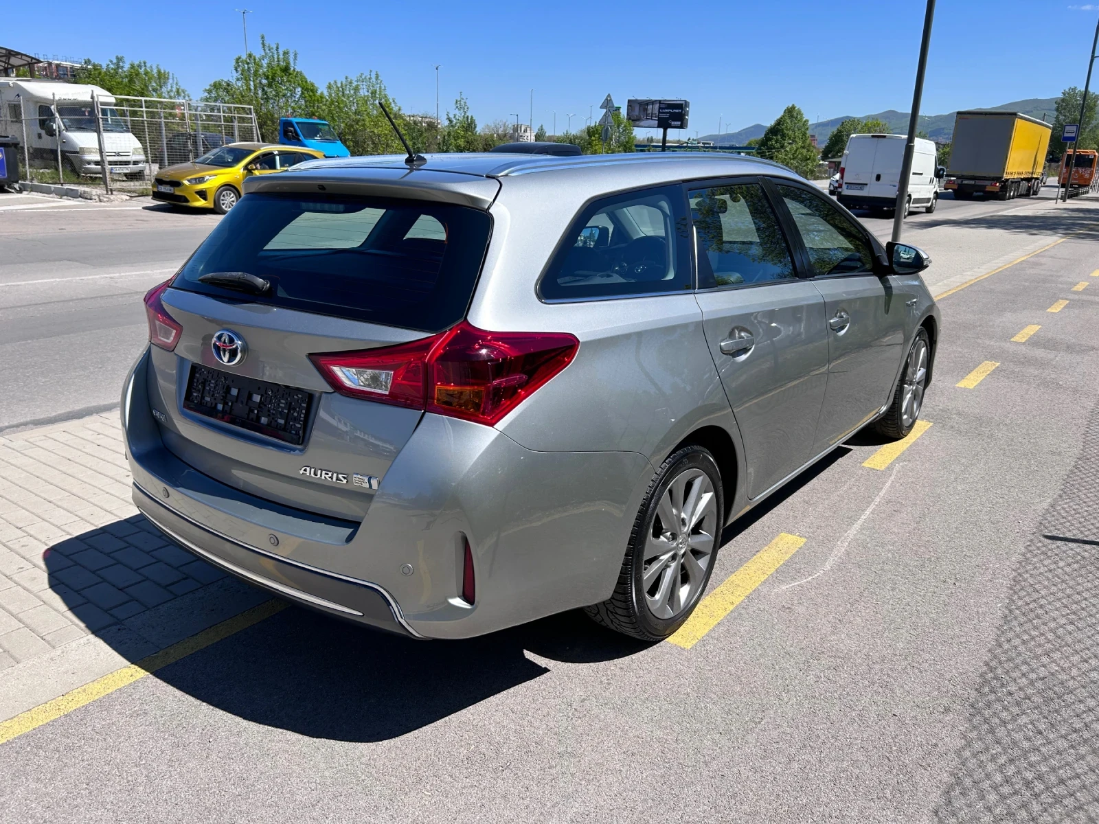 Toyota Auris 1.8 HYBRID/NAVI/AUT/УНИКАТ 130хил.км!!! - изображение 4