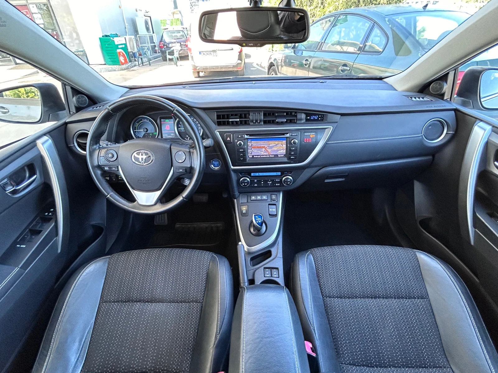 Toyota Auris 1.8 HYBRID/NAVI/AUT/УНИКАТ 130хил.км!!! - изображение 8