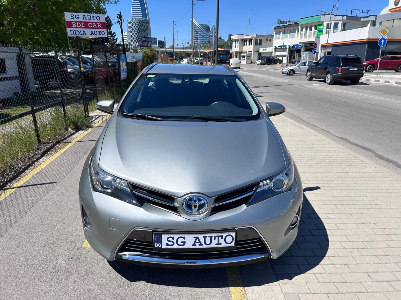 Toyota Auris 1.8 HYBRID/NAVI/AUT/УНИКАТ 130хил.км!!! - изображение 2