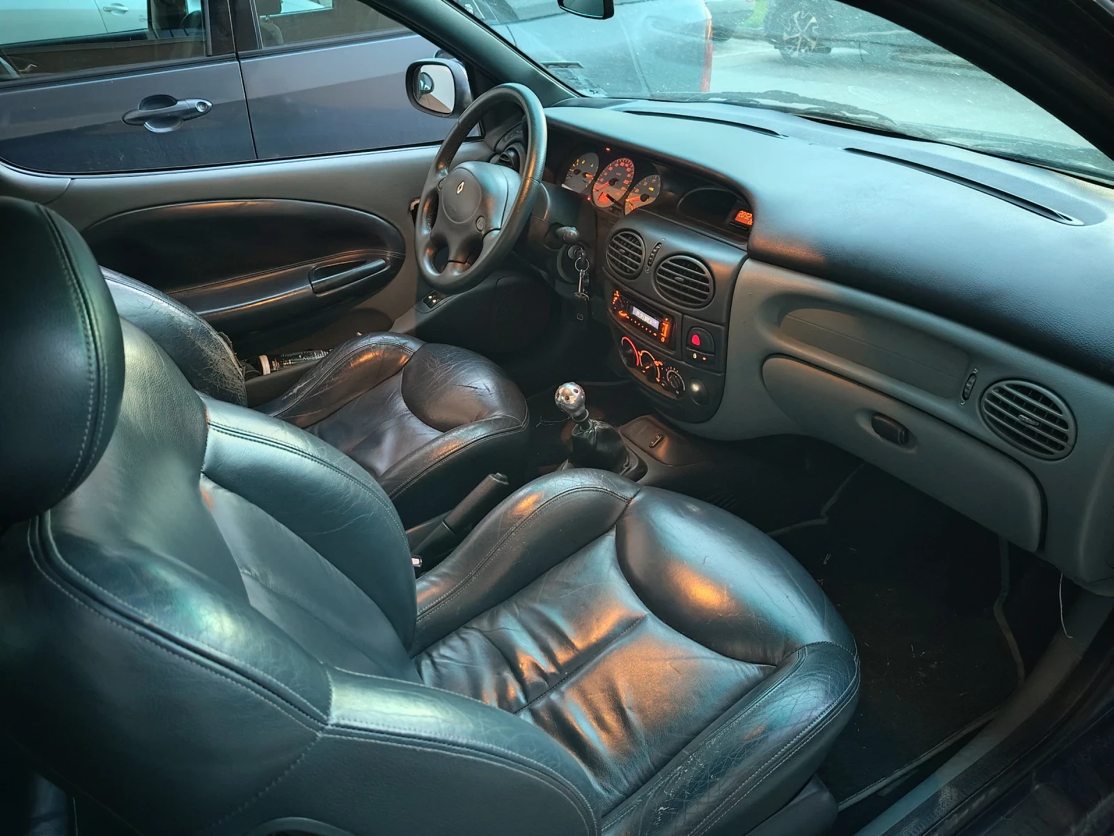 Renault Megane 2.0 16V - изображение 4