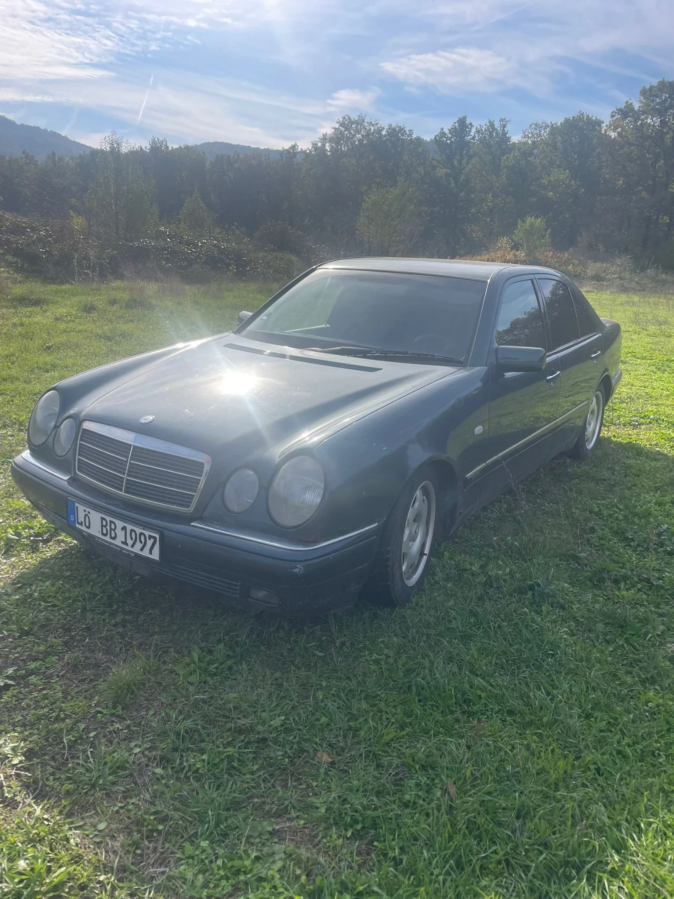 Mercedes-Benz E 220  - изображение 3