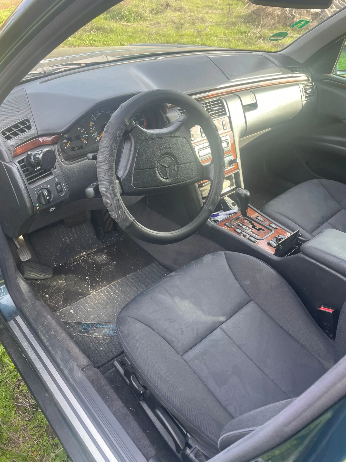 Mercedes-Benz E 220  - изображение 4