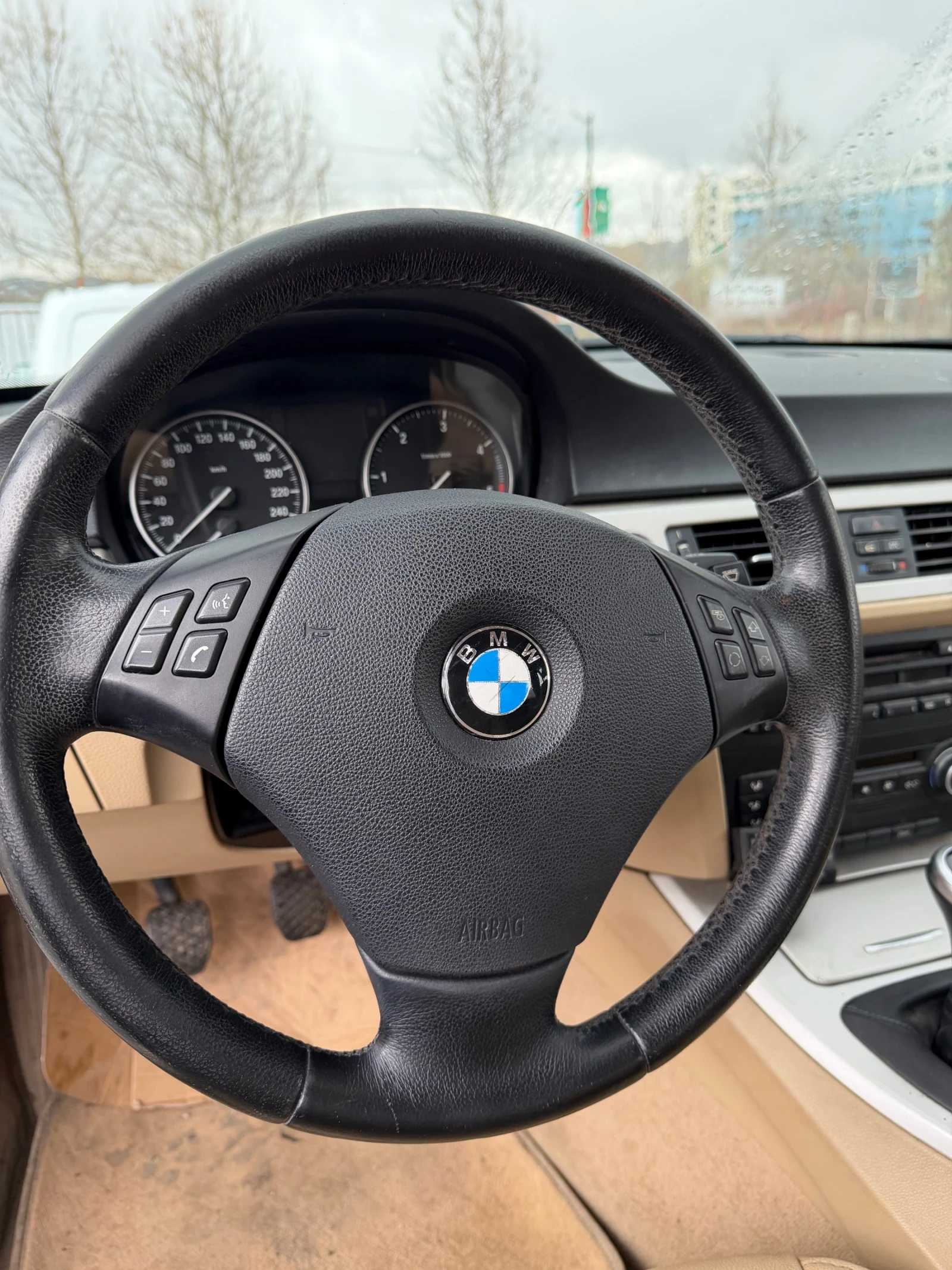 BMW 320, снимка 11 - Автомобили и джипове - 53941269