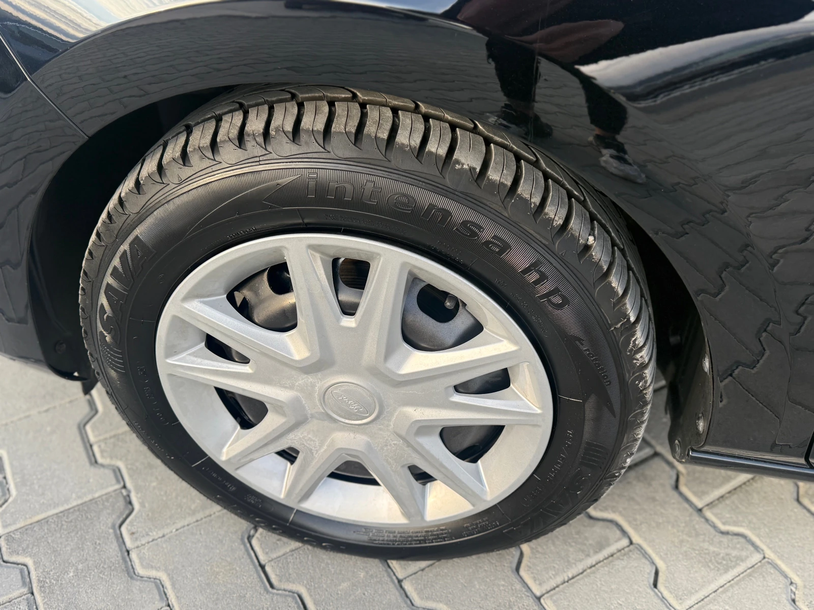 Ford Fiesta 1.5 tdci , снимка 9 - Автомобили и джипове - 53963316