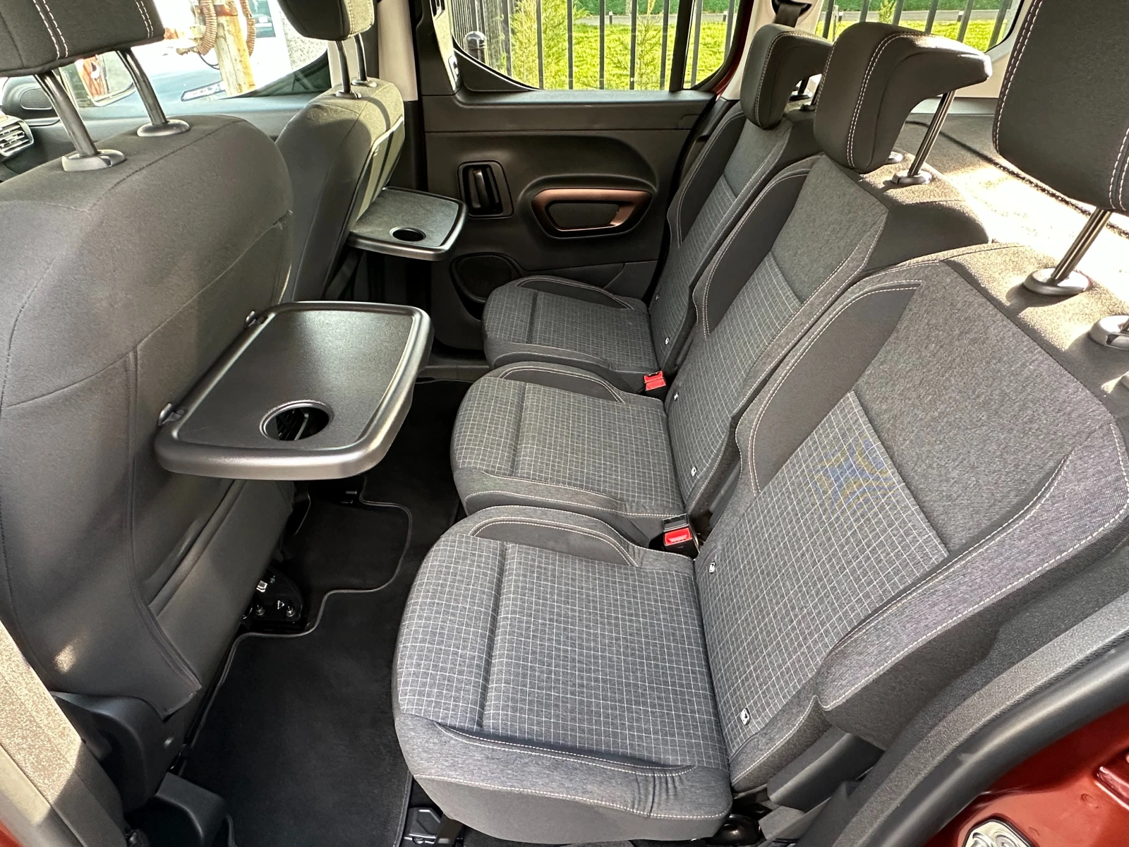 Peugeot Rifter 1.5D-GTline-LED-NAVI-PDC-EURO6B-KLIMATRON-130000km, снимка 11 - Автомобили и джипове - 54203469