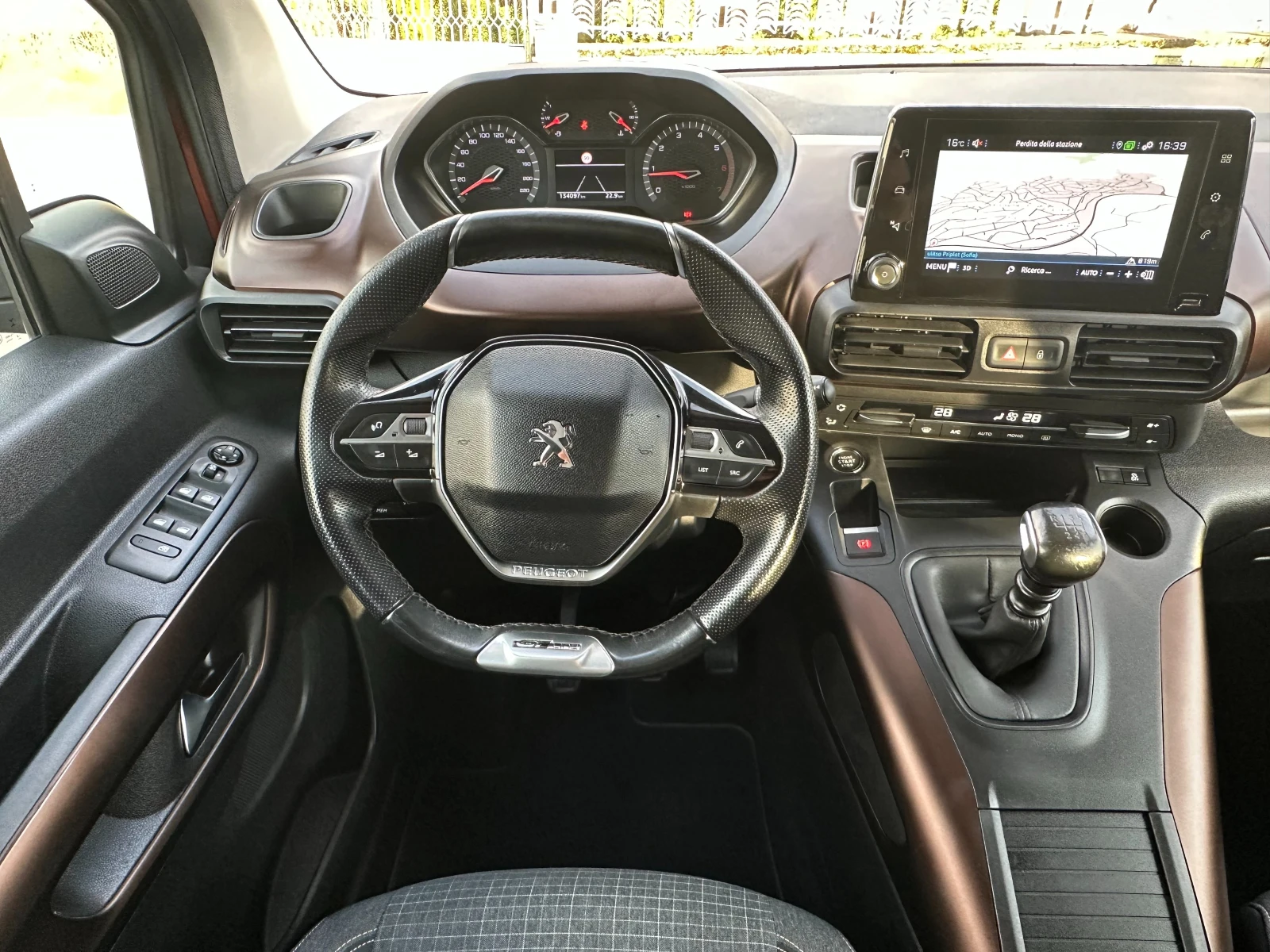 Peugeot Rifter 1.5D-GTline-LED-NAVI-PDC-EURO6B-KLIMATRON-130000km, снимка 7 - Автомобили и джипове - 54203469