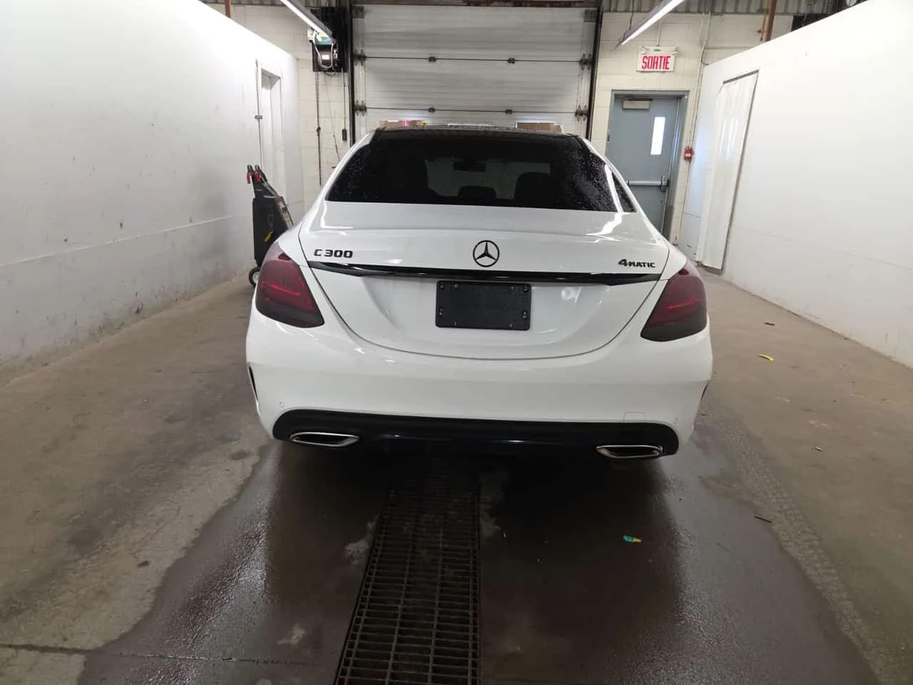 Mercedes-Benz C 300 ПАНОРАМА| 360 KAMEРИ| ПАМЕТ| , снимка 17 - Автомобили и джипове - 54608419