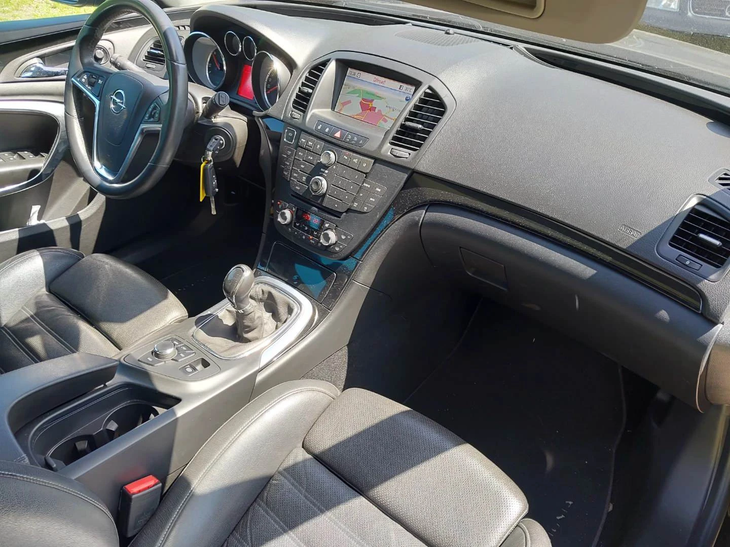 Opel Insignia 2.0 Bi Turbo D 4x4/194ps/Pano/OPC20", снимка 17 - Автомобили и джипове - 55133785